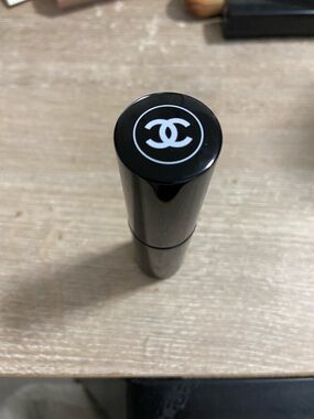 Chanel Baume Essential Multi-Use Glow Stick - PERLESCENT 8g